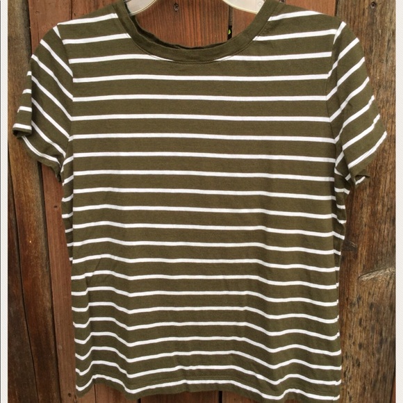 Forever 21 Tops - Forever 21 olive green short stripe tee